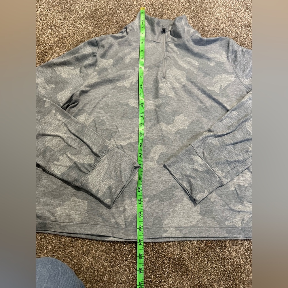 Yogalicious Lux Gray Camo Pullover Quarter zip size large but fits smaller. - Picture 11 of 15
